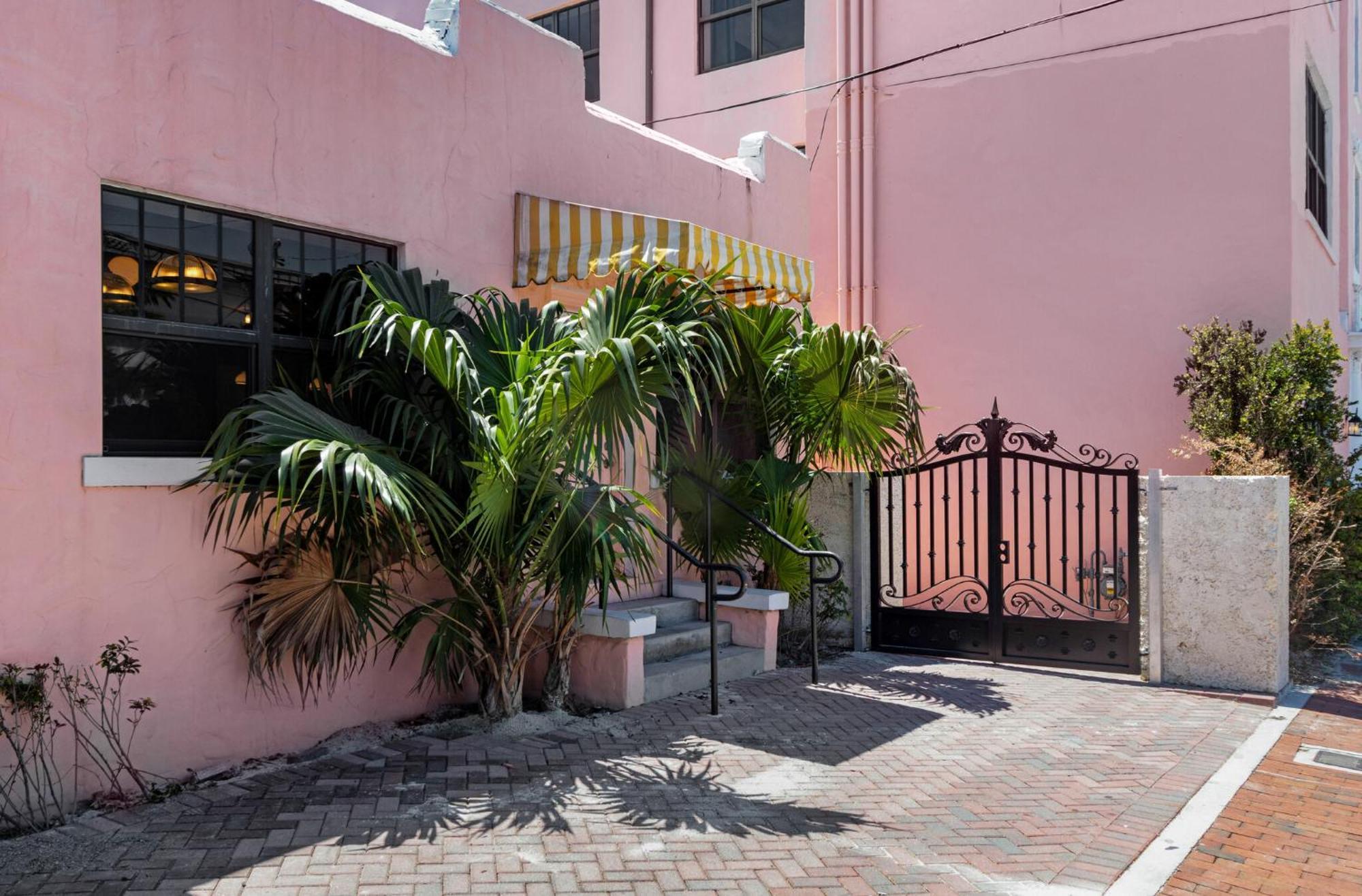 Roami At Tower Hotel - Calle Ocho Miami Ngoại thất bức ảnh