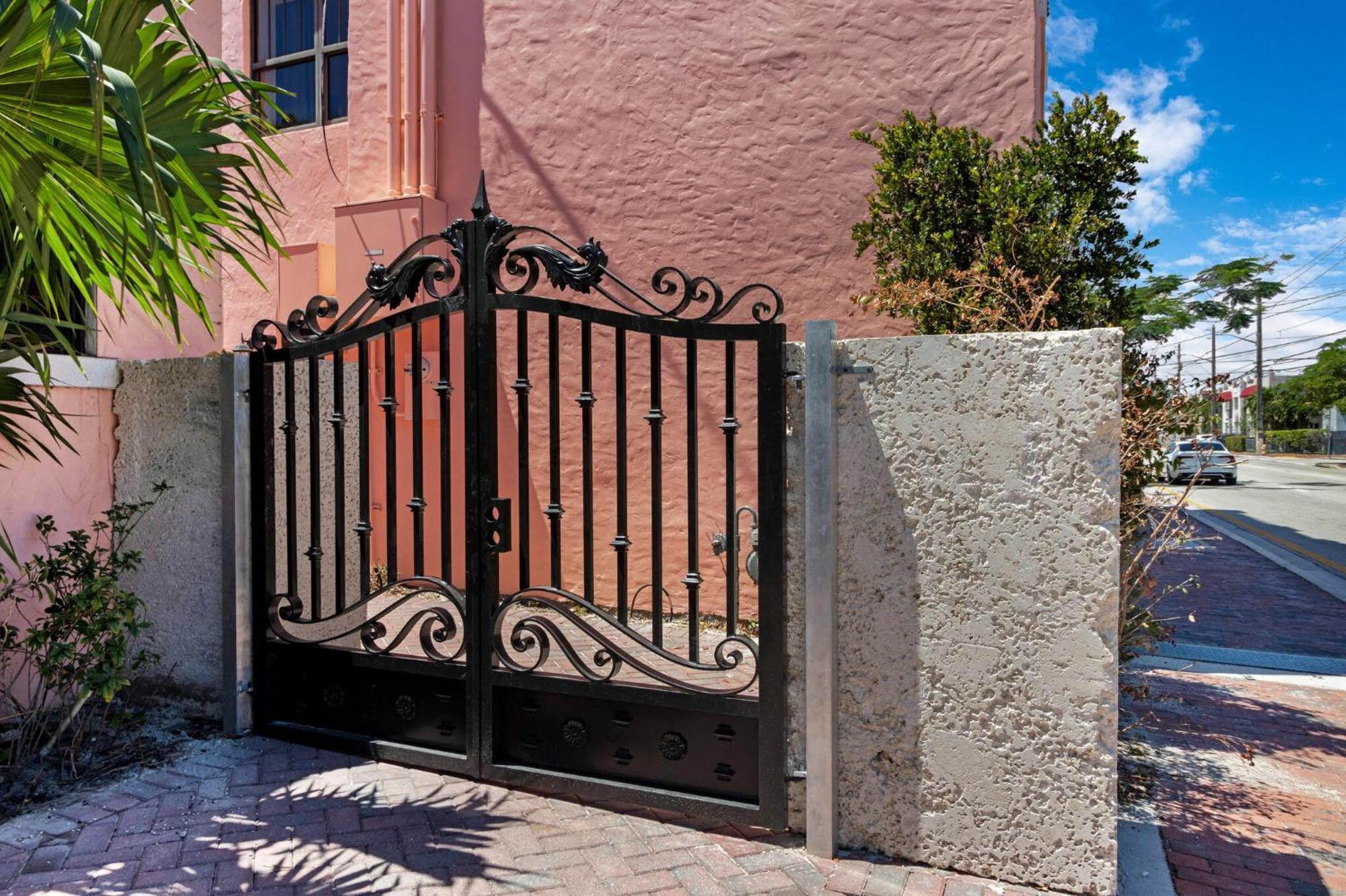 Roami At Tower Hotel - Calle Ocho Miami Ngoại thất bức ảnh